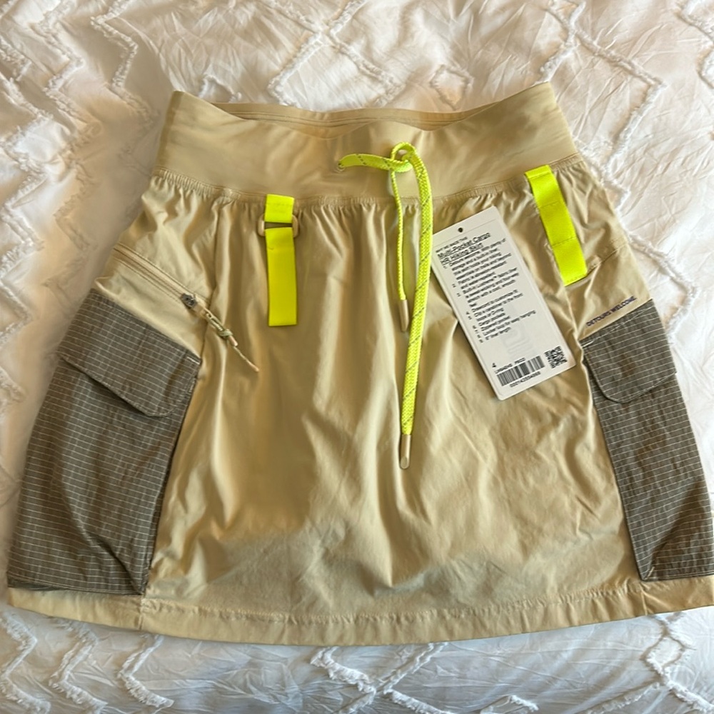 Lululemon multi pocket cargo HR hiking skirt